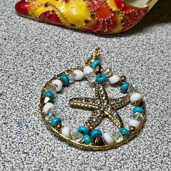 Sea and sun- beach fun starfish pendant - Picture 5 of 8